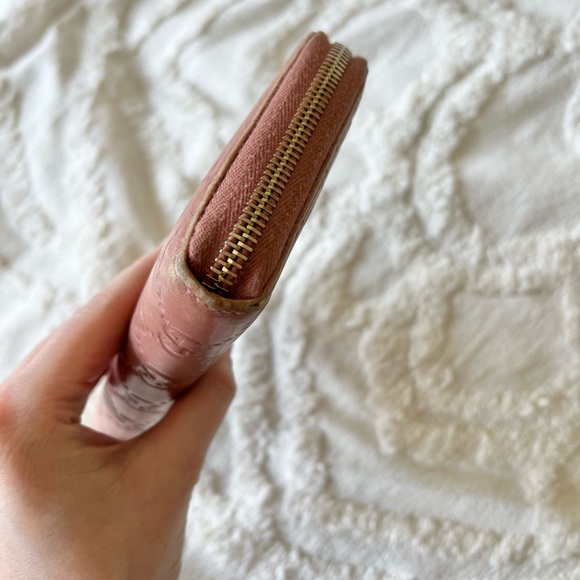 Pink Leather GUCCI Long Zip Around Wallet - Picture 4 of 10